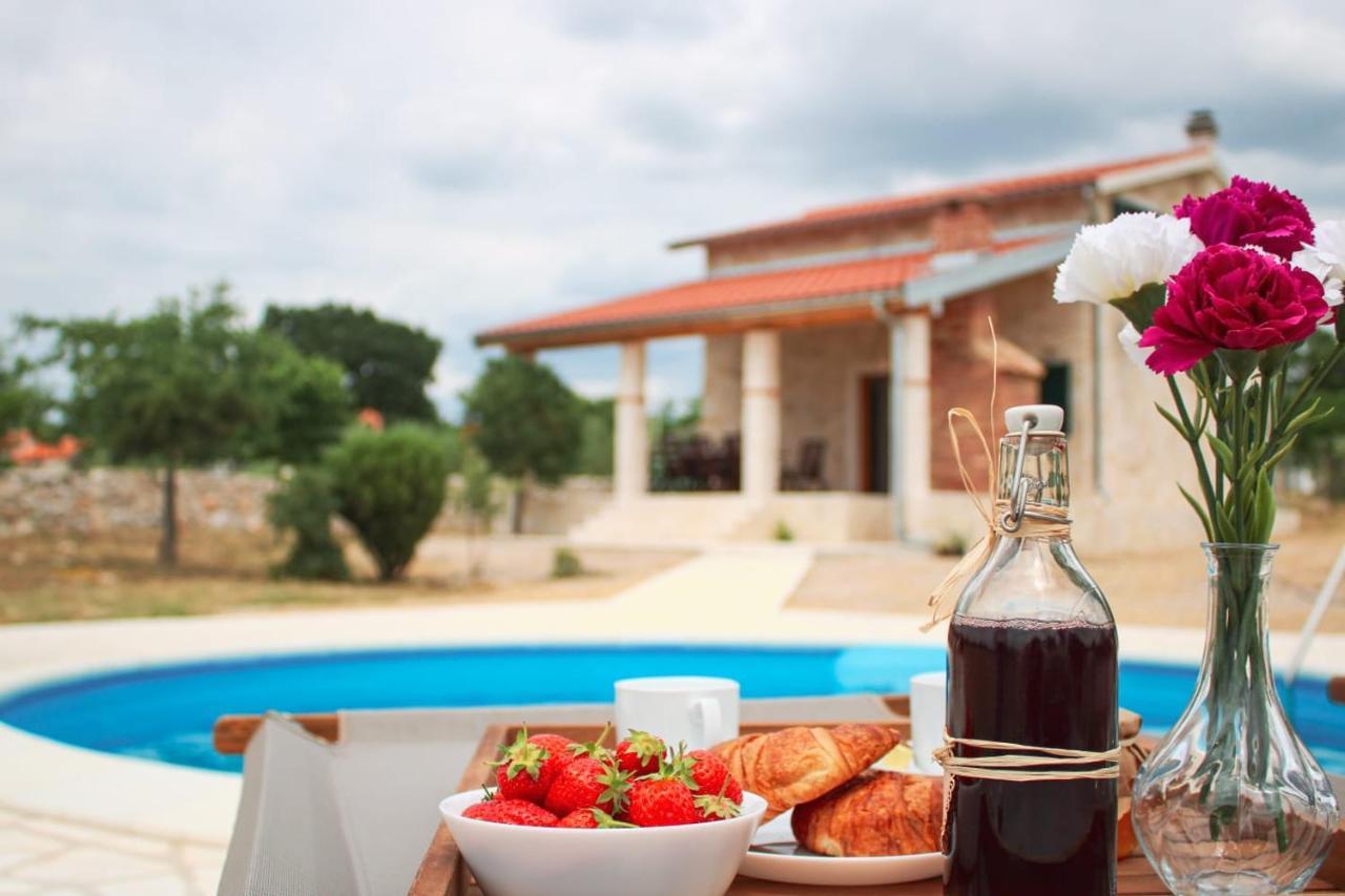Villa Stone Pearl With Heated Swimming Pool Sveti Filip i Jakov Eksteriør billede